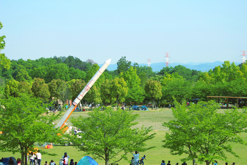 観音山ファミリーパークのペットボトルロケット打ち上げイベント