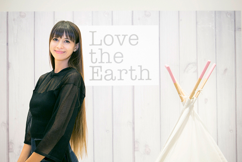 吉川ひなのさん、第二子出産後初めての公の場に登場！  自身のブランド『Love the Earth』への想い