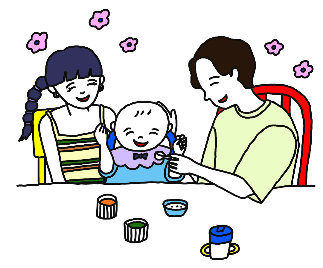 パパとママが赤ちゃんを囲んで幸せそうに離乳食をあげている様子。