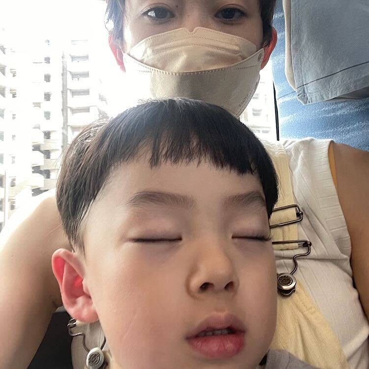 東京へ帰宅。帰りのあずさでたっぷり眠った息子。