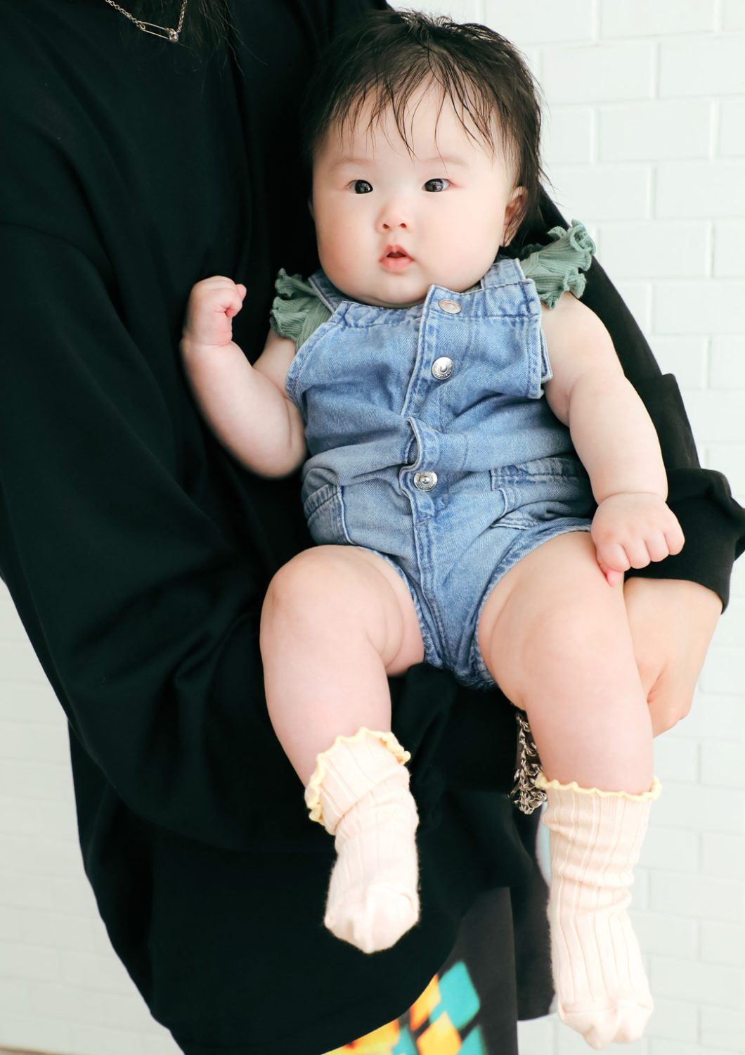 【刺しゅうTシャツで華やかに】グリーンが家族のポイントカラー