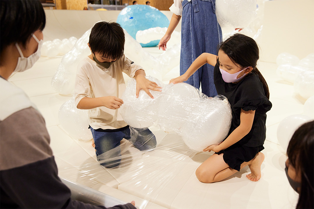 東京・立川『PLAY! PARK』に乗っても割れない風船遊具 「バルーン・モンスター」が帰ってくる！