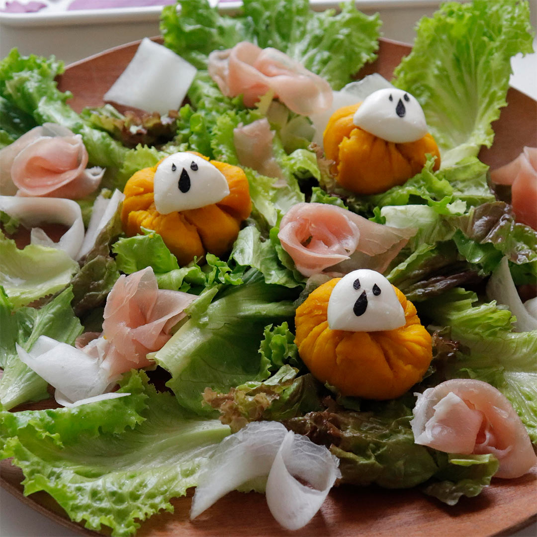 【ハロウィンレシピ】ハロウィンカボチャとおばけの贅沢サラダ