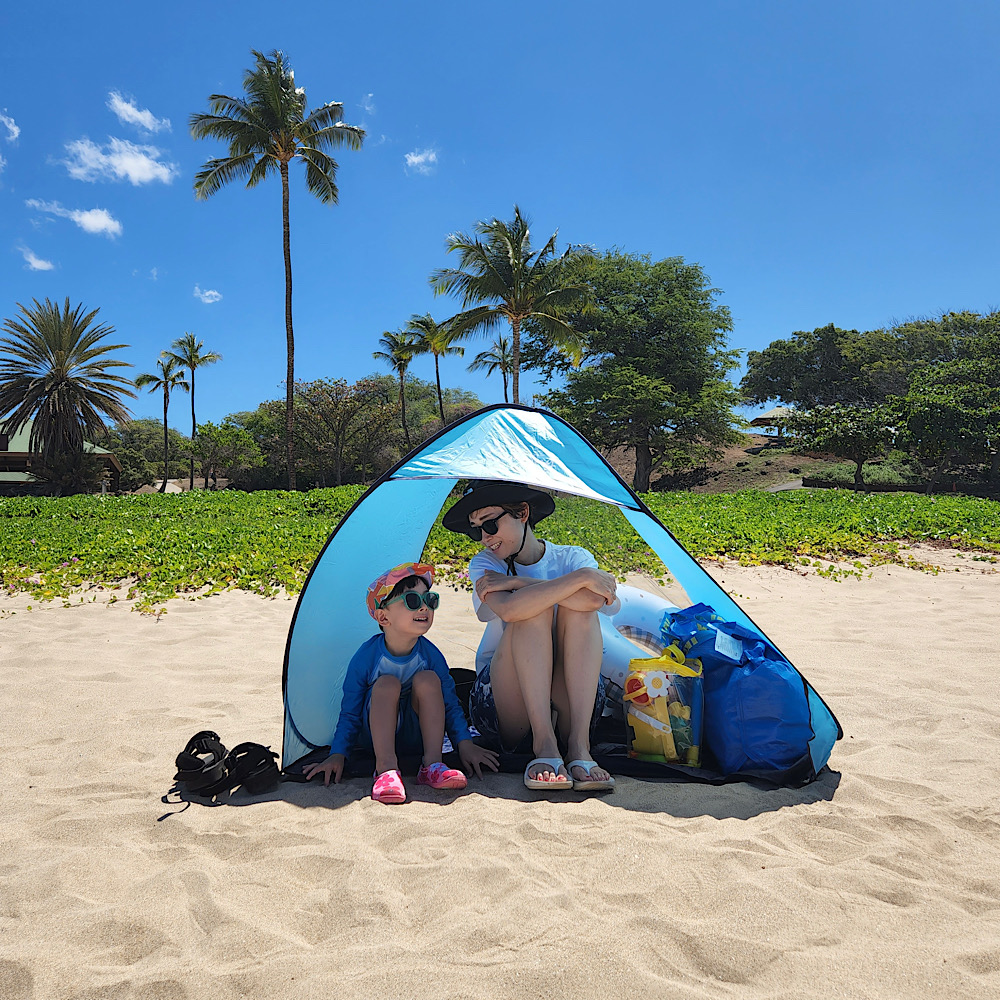 4歳児と行く海外旅行！ハワイ島6泊8日の旅！準備編のブログ。持っていって良かったビーチグッズ！ダイソーで買った1000円のテント、息子も大喜び！買って大正解◎