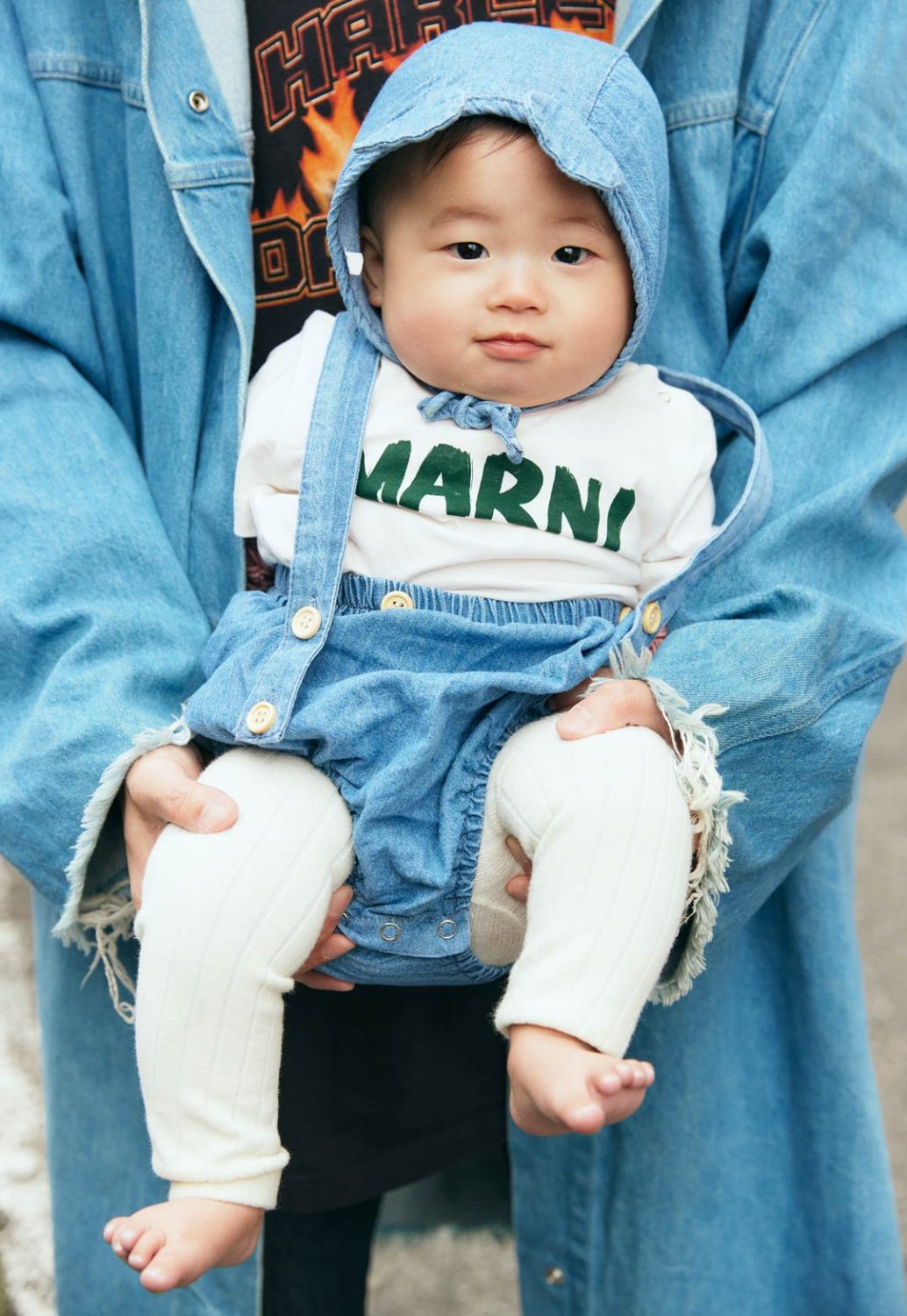 デニム×Tシャツリンクで即統一感アップ! モードでカジュアルな親子コーデ