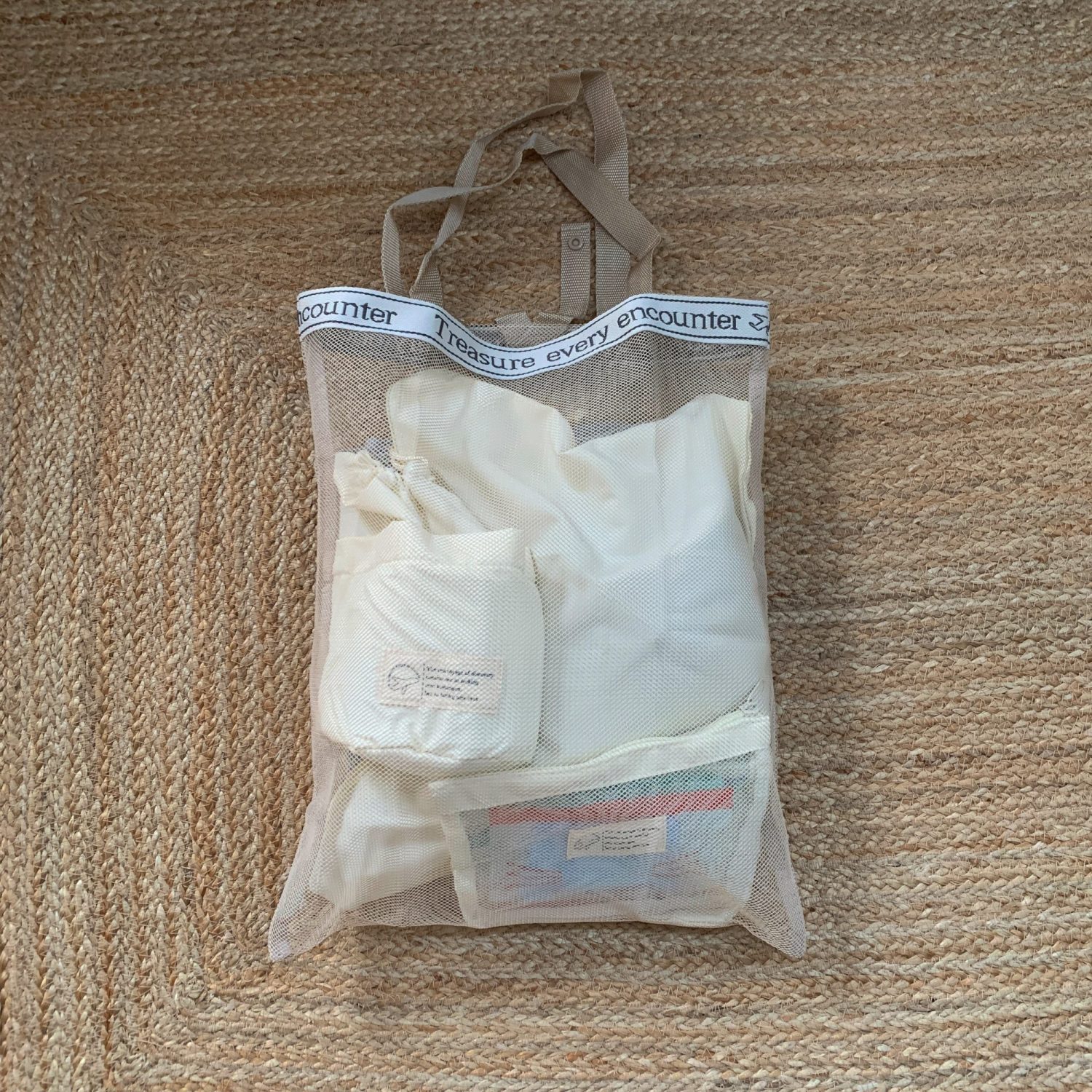 普段使いもできる3COINSのメッシュBAGがお気に入り♡温泉やジム、サウナにピッタリの通気性抜群のバッグ。