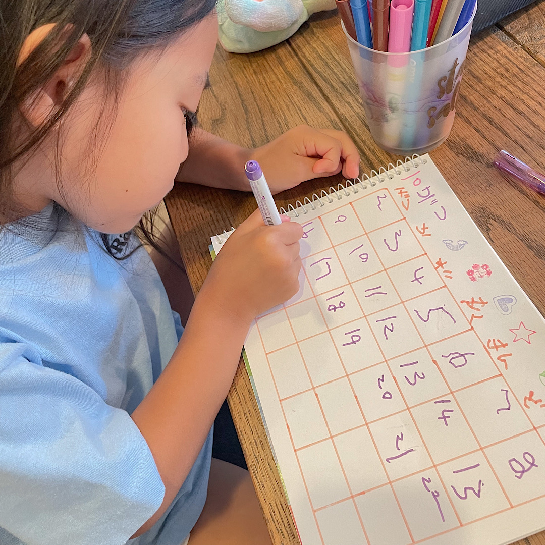 4歳の娘が手作りカレンダーに挑戦