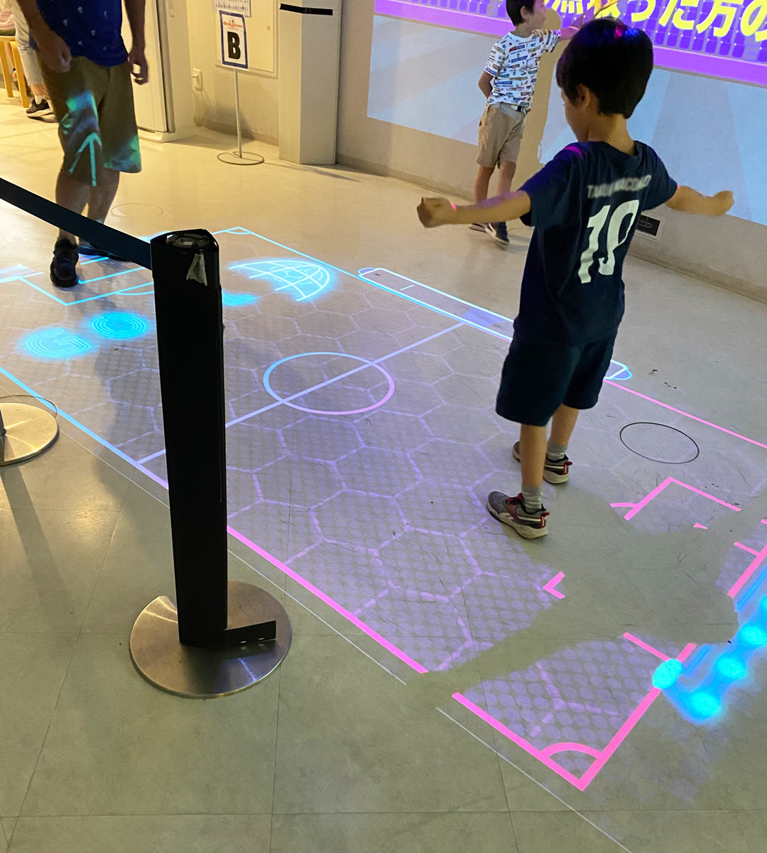 足立区 西新井 ギャラクシティ こども未来創造館 デジタルきゃんばす デジタルゲーム 映像 サッカー