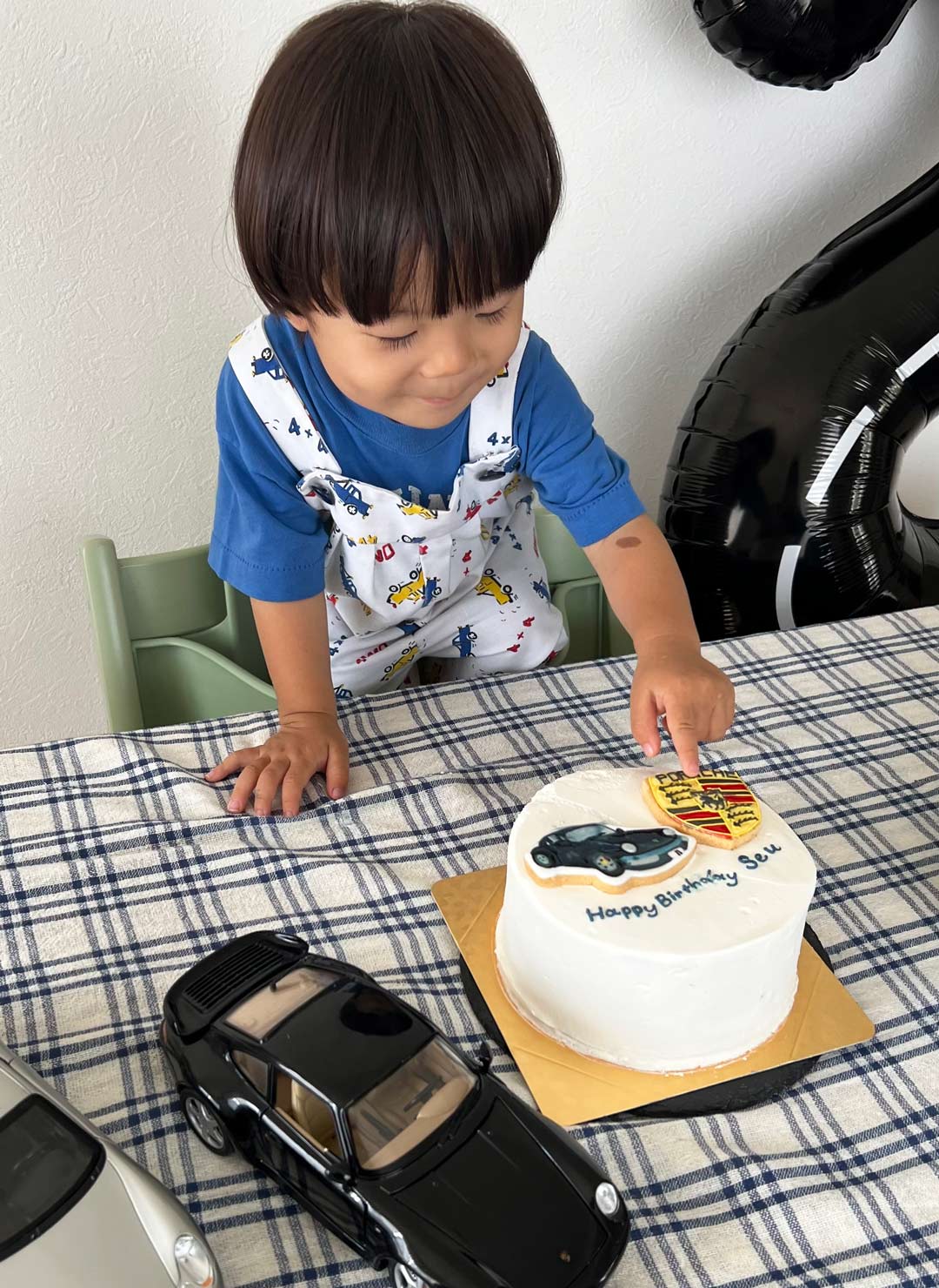 子ども 誕生日ケーキ バースデーケーキ 男の子 乗り物 車 アイシングクッキー