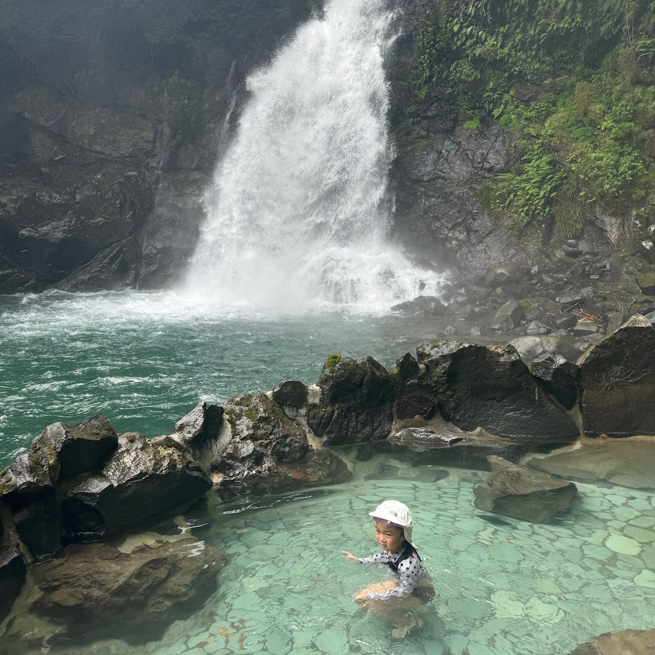 手ぶらOK！超穴場！【大滝温泉天城荘】滝や洞窟など大自然の温泉プールがおすすめ