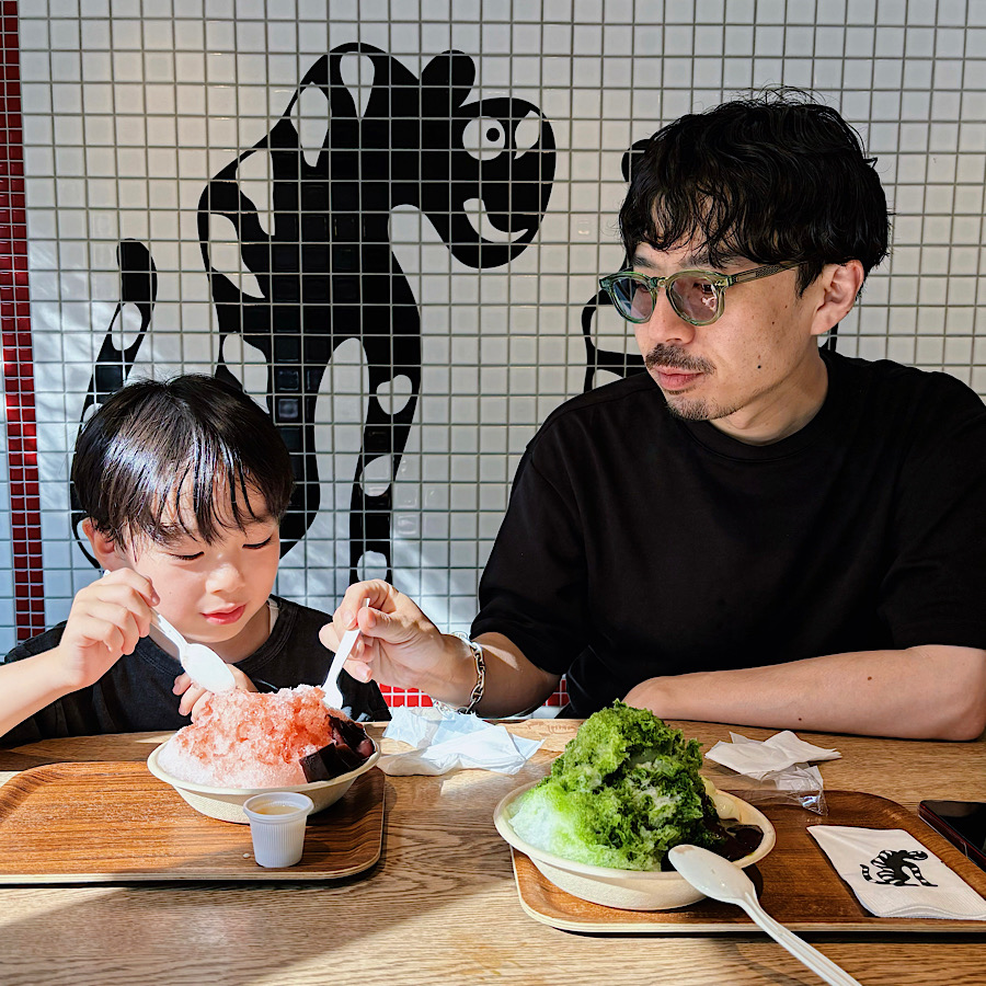 トラやあんスタンド北青山店。夏季限定のあんペーストかき氷を食べにいってみた！子供も大人も美味しいと大絶賛。