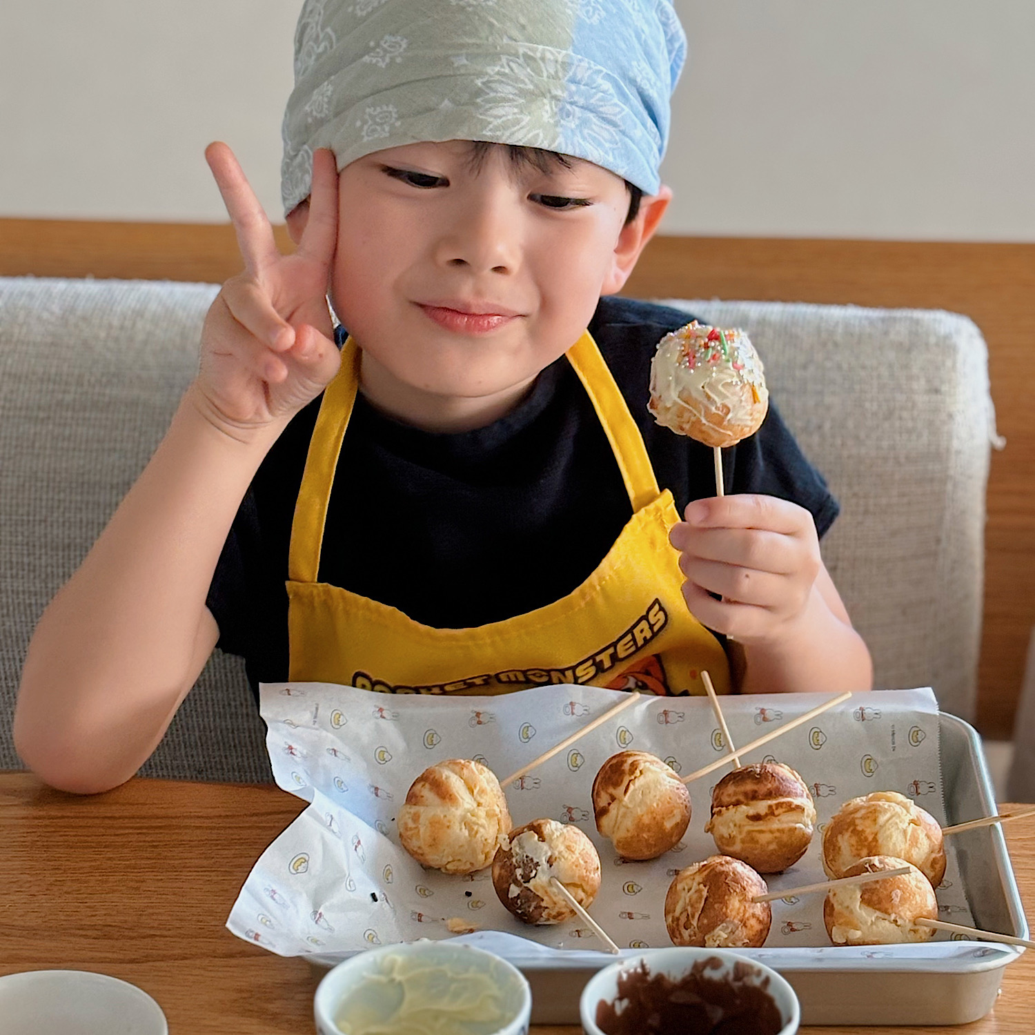 ハロウィンパーティにも最適♪たこ焼き器でつくる簡単＆楽しい＜ホットケーキポップス＞。息子からも楽しかったと大好評！