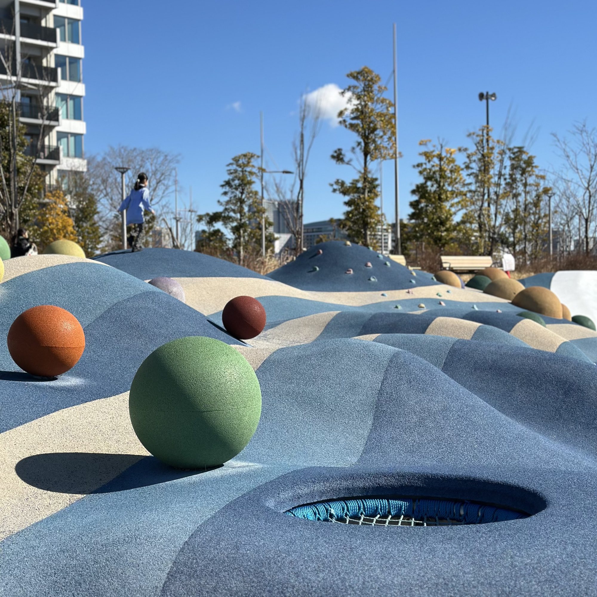 海上の「晴海ふ頭公園」が子連れにおすすめ！カフェ併設＆遊具大充実♪