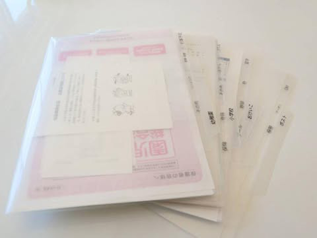 【100均グッズ】簡単&おしゃれに片付く「子どものプリント整理術」。収納上手なママがレクチャー!