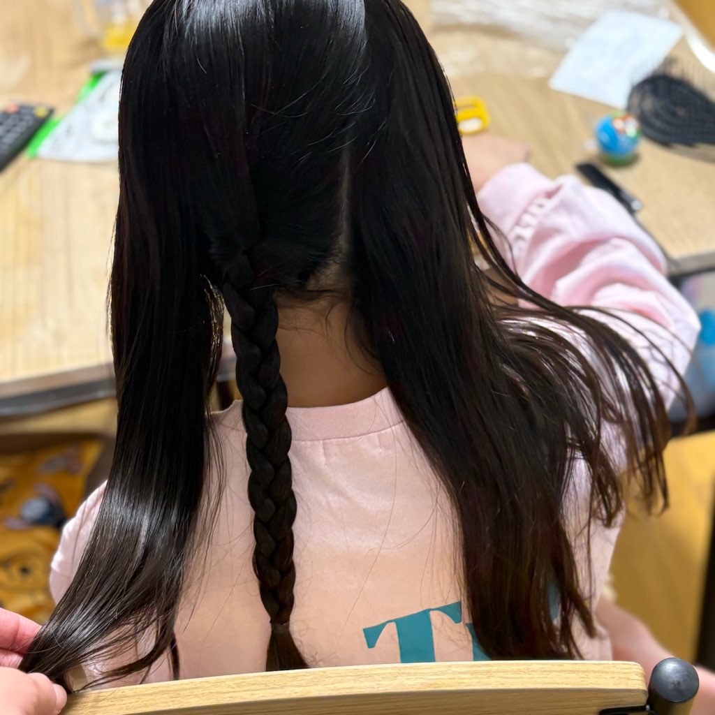 ヘアアレンジ
小学生ヘアアレンジ
分け目レスツイン
三つ編み
ヘアアクセサリー
女の子ヘア
ロングヘアのアレンジ
時短アレンジ
ヘアクリーム
マーアンドミーラッテ