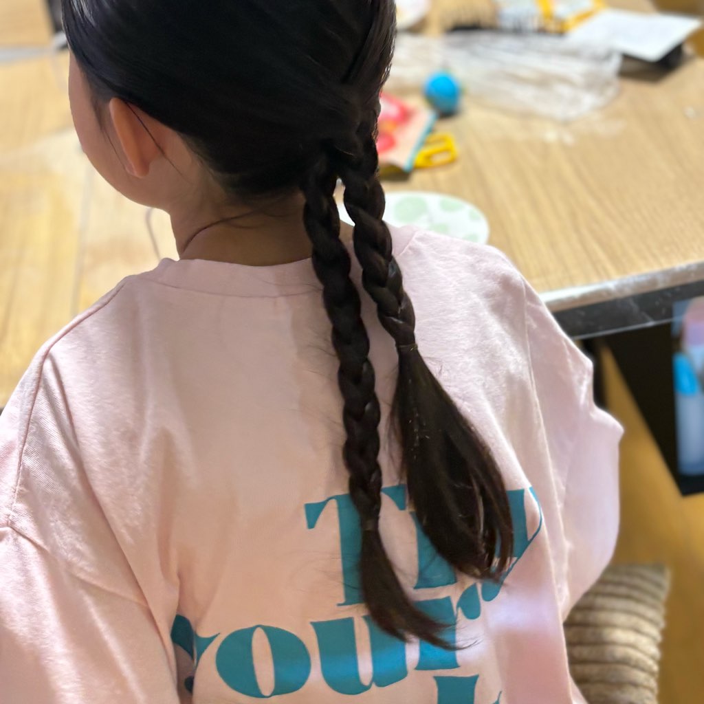 ヘアアレンジ
小学生ヘアアレンジ
分け目レスツイン
三つ編み
ヘアアクセサリー
女の子ヘア
ロングヘアのアレンジ
時短アレンジ
ヘアクリーム
マーアンドミーラッテ