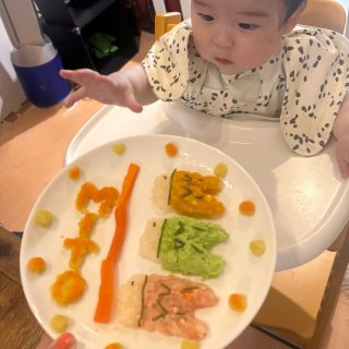 手間いらずなのに映える! 離乳食で作る【カラフル鯉のぼりプレート】で初節句