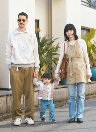 やわらか春カラーでファミリーリンク。明るめデニムで季節感アップ