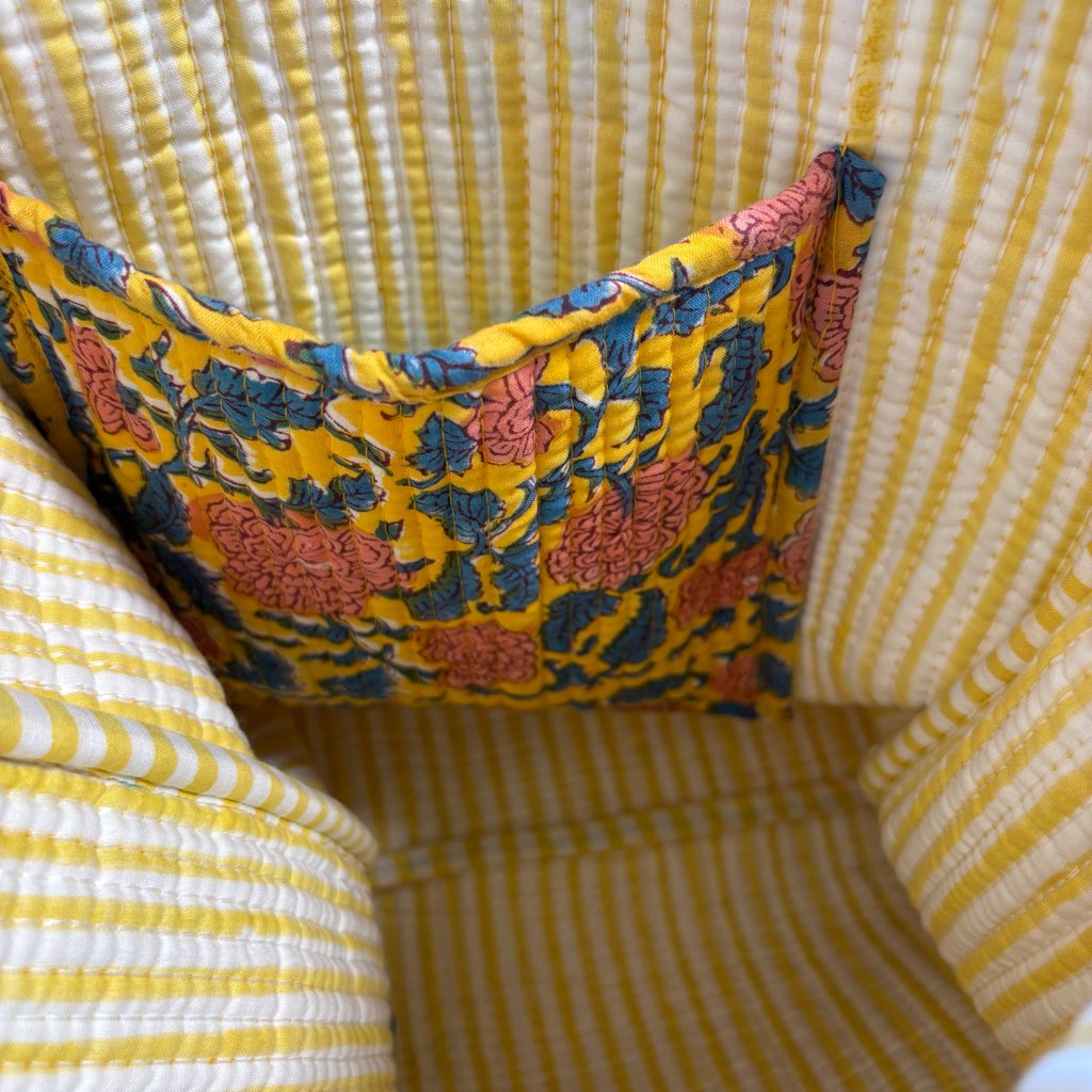 CowCow India
ハンドメイド
カバン
バック
肩掛けカバン
花柄バック
マザーズバック