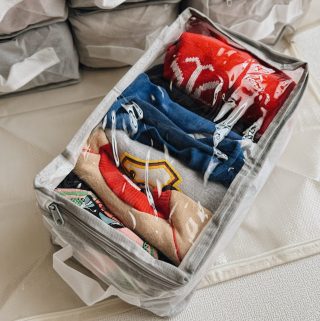 【ダイソー】子ども服収納にお困りの方必見！あの「収納袋」が神フィット！