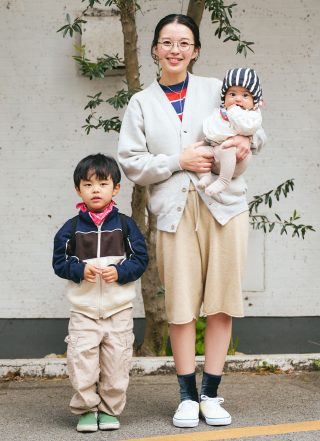 プチプラMIXの兄妹コーデが可愛い！ 家族で赤を挿してポップに