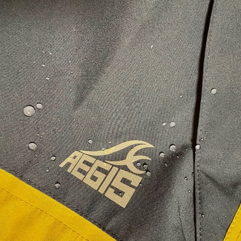 ワークマン
レインウェア
レインジャケット
ランドセルを背負ったまま着れるレインウェア
雨具
カッパ
防水
耐水