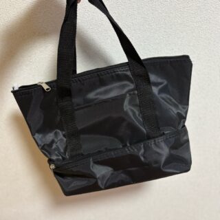 【DAISO】ペットボトル2本+お弁当も入る!330円の二段式保冷バッグが万能すぎ