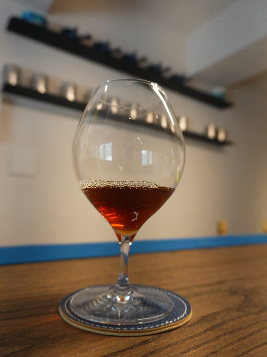 ワイングラスでいただくラグジュアリーな本格日本茶