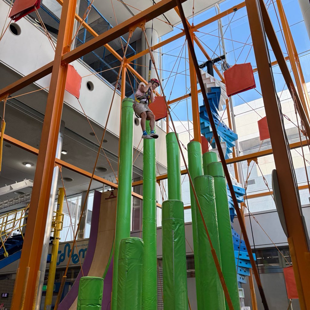 トンデミ平和島
屋内型アスレチック
雨の日のおでかけ
クライミング
ロープウォーク
家族でおでかけ
アミューズメントパーク
東京遊び場
都内遊び場