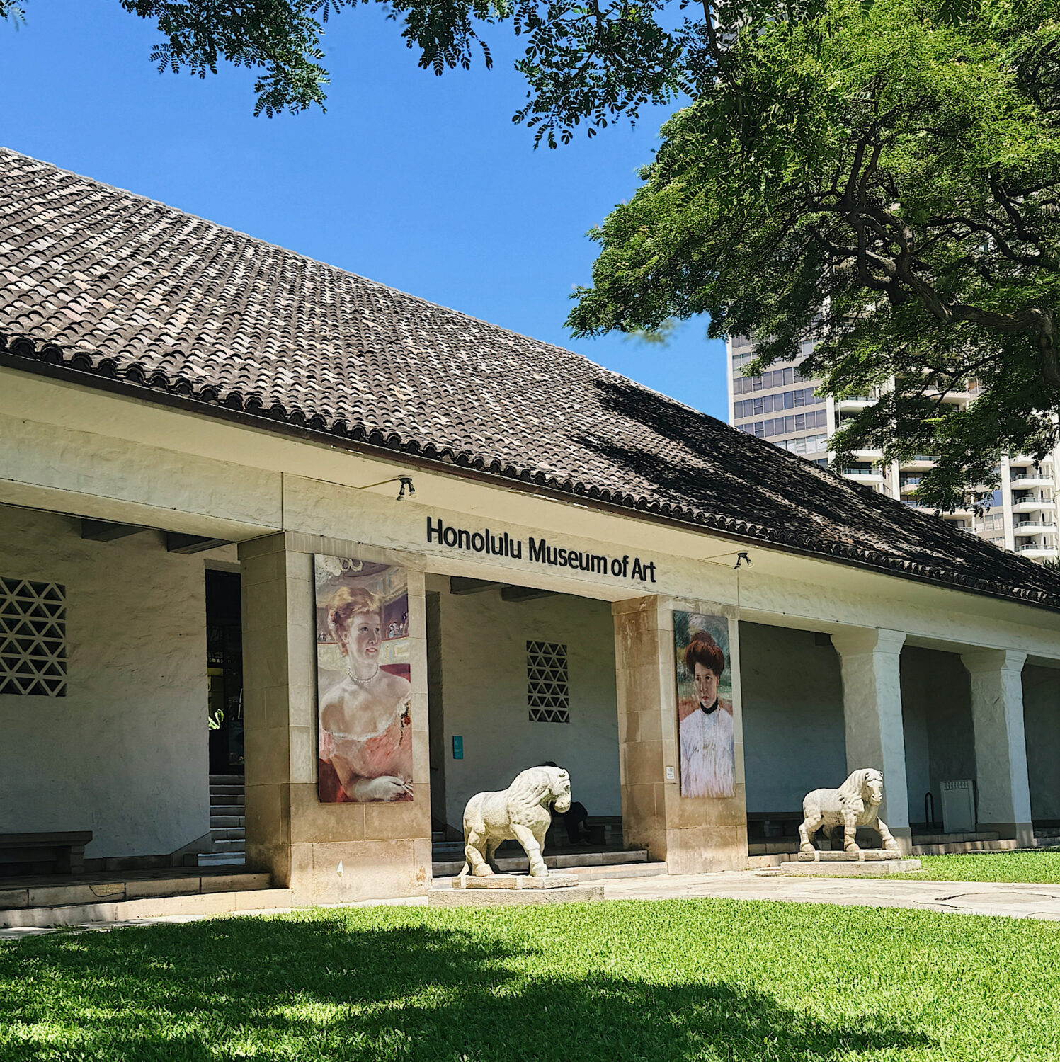 子連れハワイの穴場スポット【ホノルル美術館】は庭園やカフェ、幅広いジャンルの展示とめちゃ楽しめる！