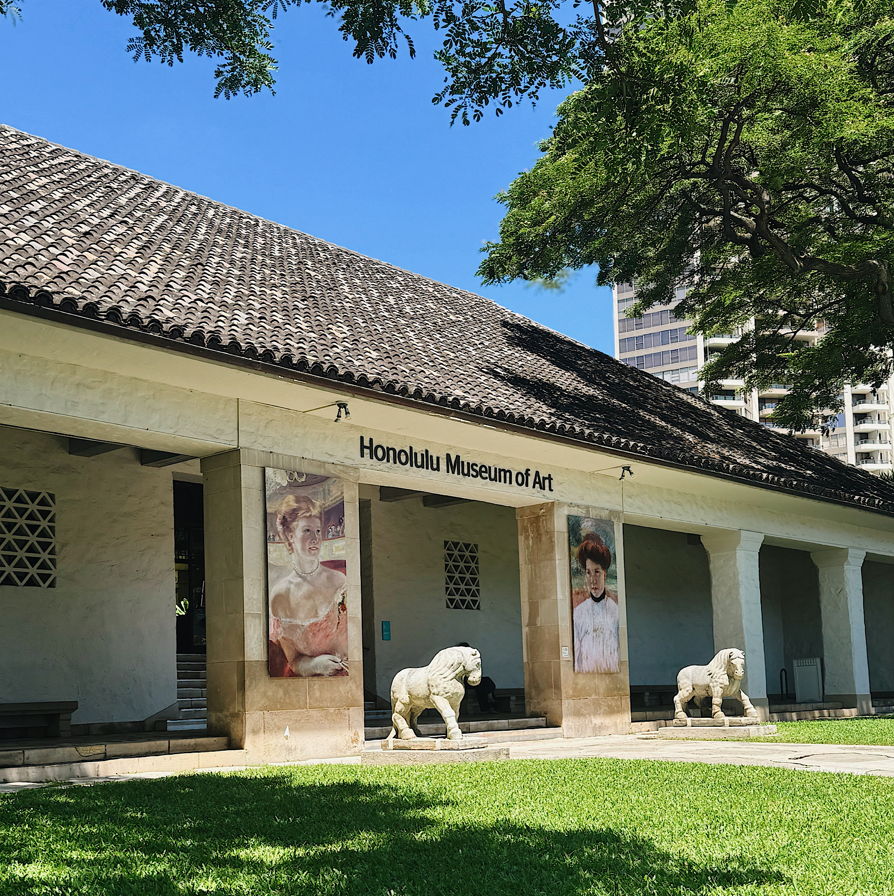 子連れハワイの穴場スポット【ホノルル美術館】は庭園やカフェ、幅広いジャンルの展示とめちゃ楽しめる!