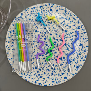 【セリア】のキャンドルがクネクネくるくるに大変身! お湯だけでできる簡単アレンジ術