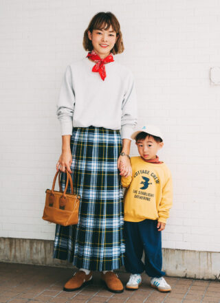 スウェットを仲良しリンク♪ 首元アクセントでたちまちこなれ見え