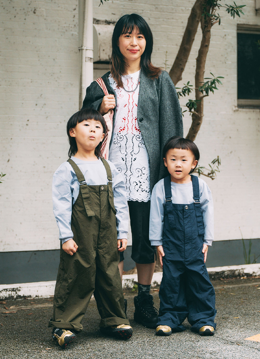 サロペットで兄弟リンク！ 秋カラーをシェアした家族コーデ