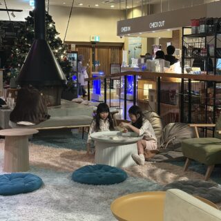 お風呂の中にオモチャや漫画も!?【おふろcafe utatane】フリードリンク&ボードゲームなど親子で一日中過ごせる充実施設