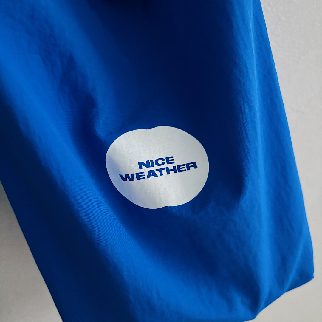 【表参道】韓国発セレクトショップ『NICE WEATHER』が熱い！今っぽいシンプルカジュアルが勢揃い。ショルダーミニトートが優秀でかわいい！ロゴが裏表でちがうデザイン