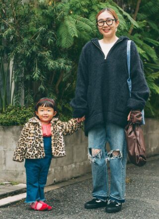 デニム好き親子の冬コーデ。レースやレオパードでメリハリオン