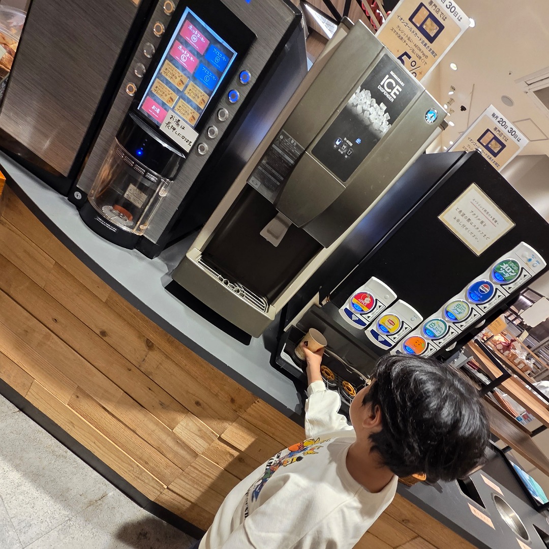 パン食べ放題モーニング