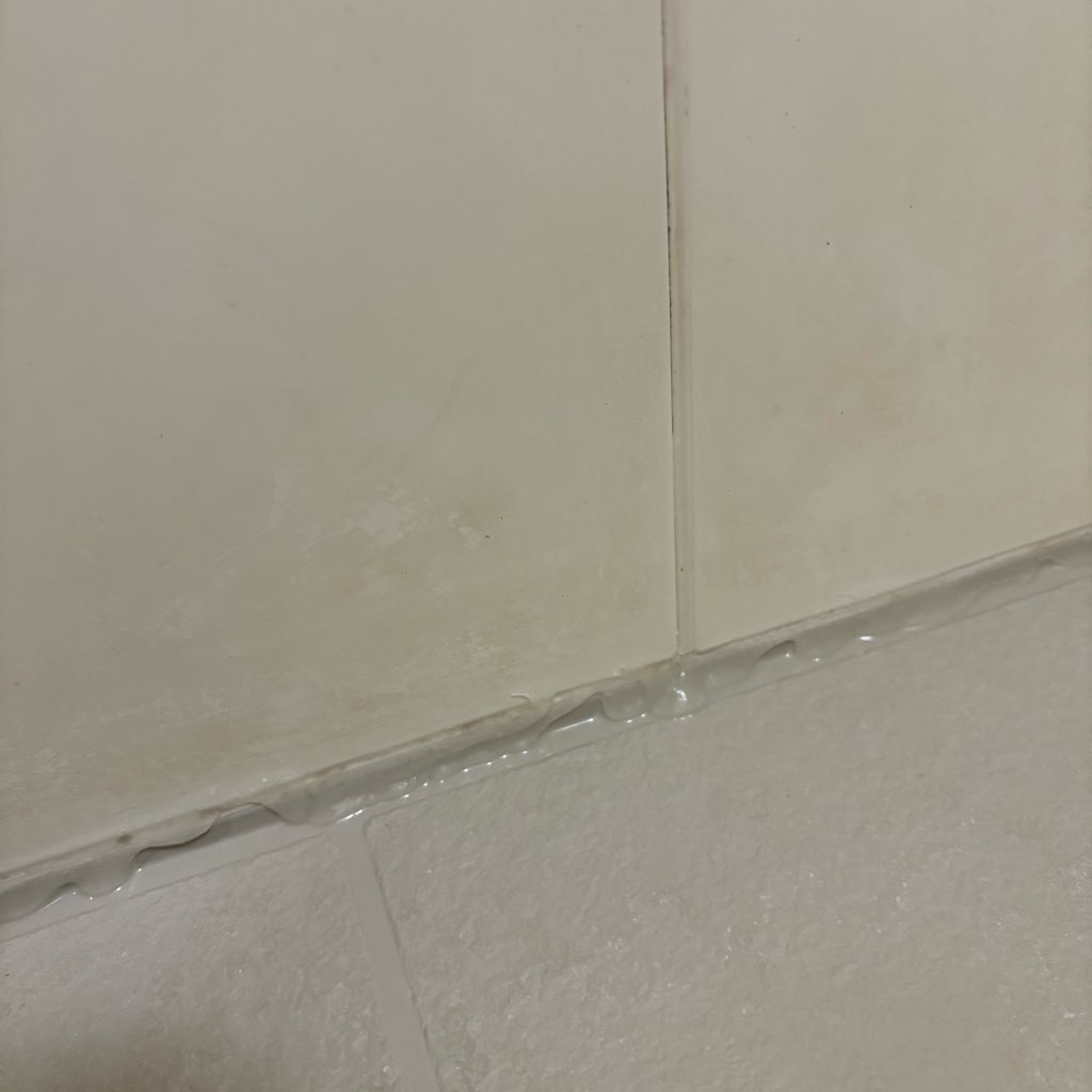 カビホワイト
カビ除去ジェル
お掃除
お風呂掃除
カビ取り
カビ掃除