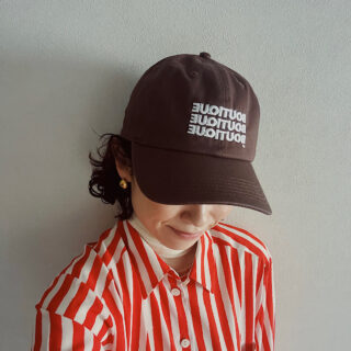 被るだけでこなれ見え!今季は『ブラウンキャップ』が正解!BOUTIQUEのロゴキャップで旬コーデ