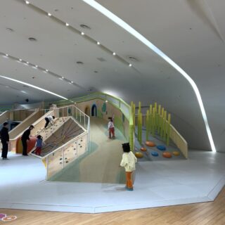 【子連れ韓国】いま東大門DDPが熱い！大型遊具からワークショップまで充実の大型キッズカフェ「dikidiki」