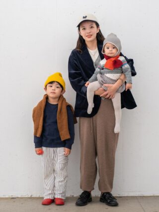 ヴィヴィットカラーが好アクセント! おしゃれ家族のニットコーデ