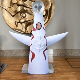 休館前に行っておきたい！【川崎】岡本太郎美術館が子連れに最高！座れる作品・顔ハメなど充実